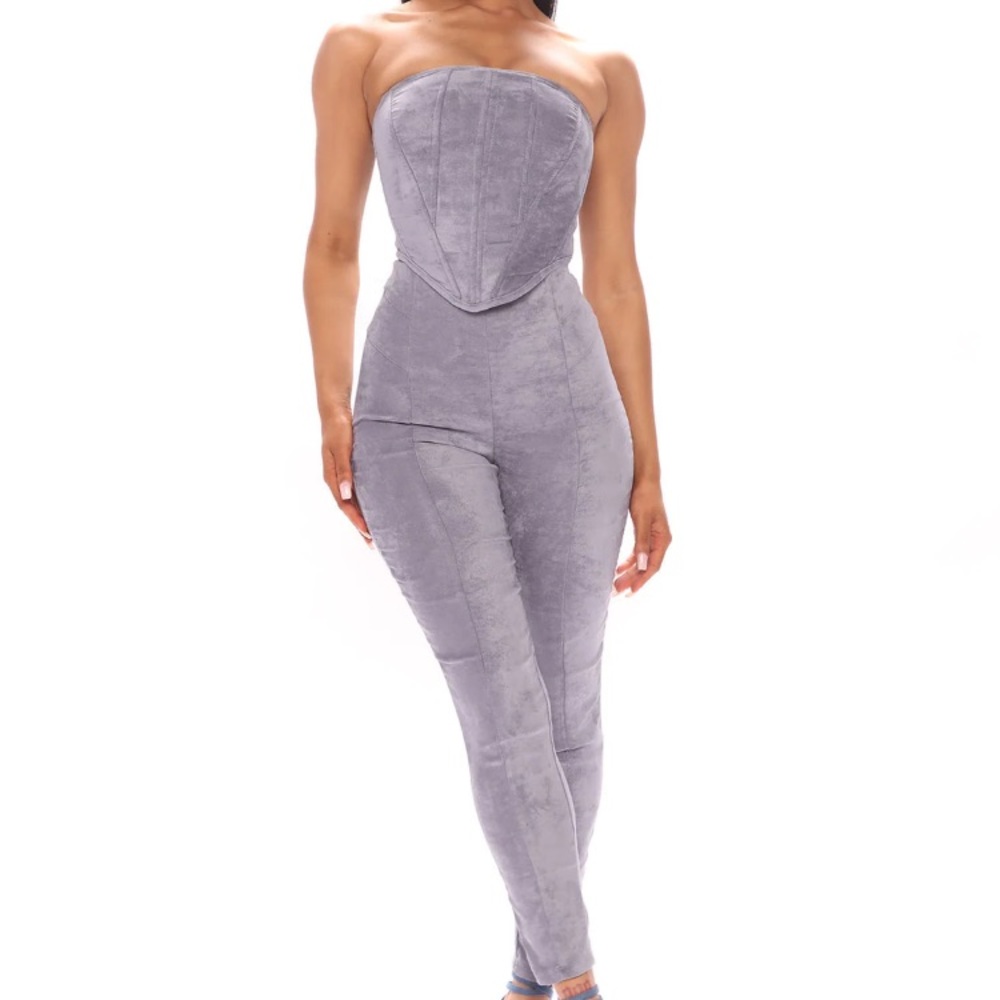 Brand New pants set sold out online